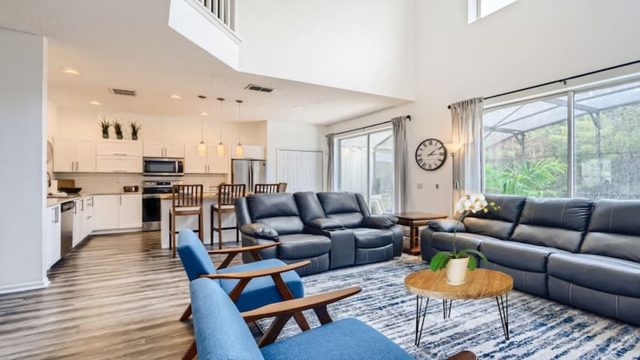 Heroes & Wizards Villa, Large family living room with smart tv and open floor plan to kitchen.