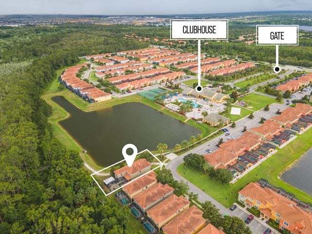 Pixel & Pixie Retreat, Directly lakeside and and a quick walk to the clubhouse!
