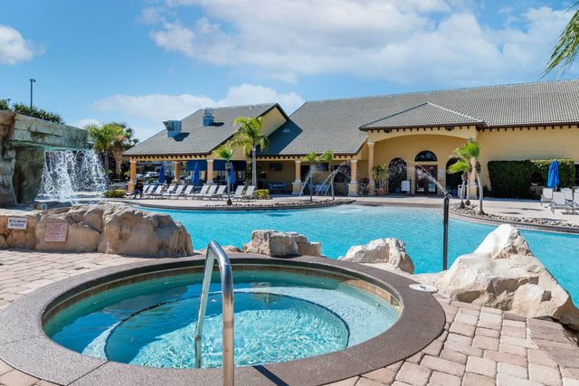 Pixel & Pixie Retreat, Clubhouse hot tub and pool! Located at the clubhouse!