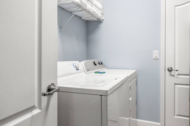 Pixel & Pixie Retreat, Washer and Dryer in unit