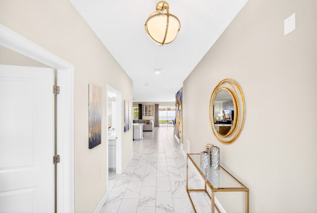 Adventure Kingdom Estate, Entry Hall