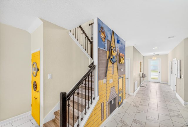 Adventure Kingdom Estate, Hall and Staircase