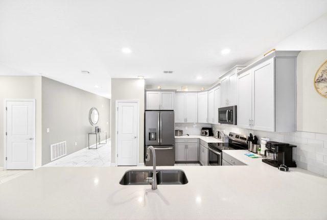Adventure Kingdom Estate, Kitchen Full View