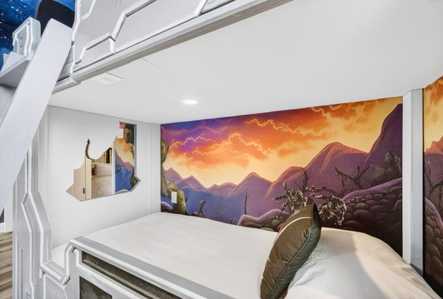 Adventure Kingdom Estate, Iron Man Second Bed