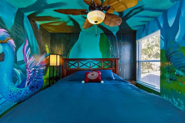Wonderlands & Wizards Villa, The Fantastic Beast Room with King Size Bed (Shared)