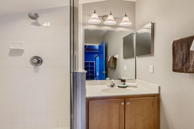 The Marvel Mansion, Full bathroom upstairs in Guardians room.