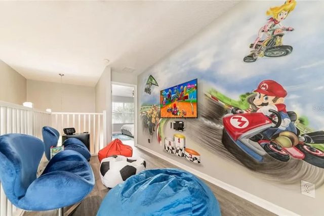 The Minion Mansion, themed vacation villa near Disney