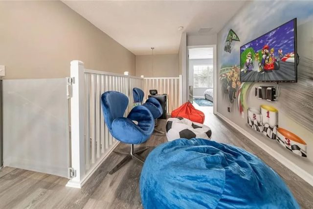 The Minion Mansion, themed vacation villa near Disney