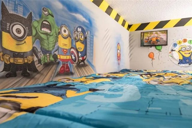 The Minion Mansion, Minions themed room with three bunks and six beds!