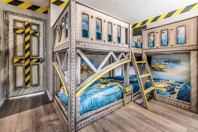 The Minion Mansion, Minions themed room with three bunks and six beds!