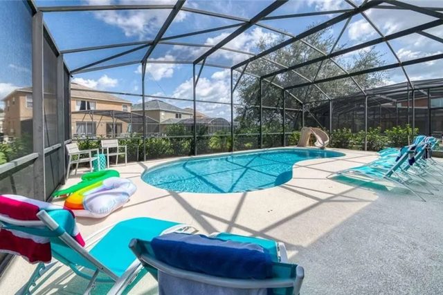 The Minion Mansion, themed vacation villa near Disney