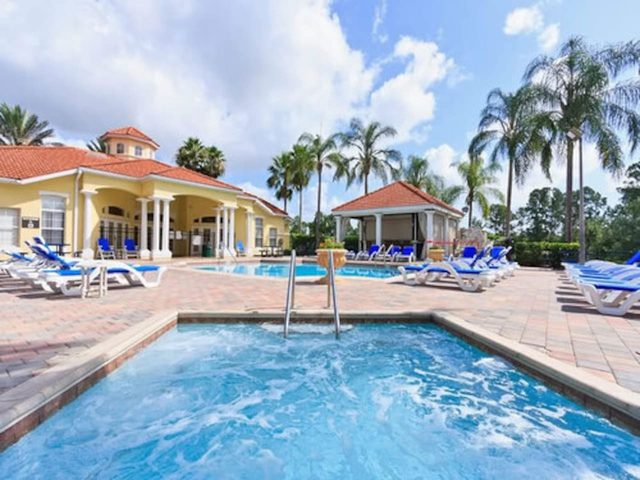 The Minion Mansion, themed vacation villa near Disney