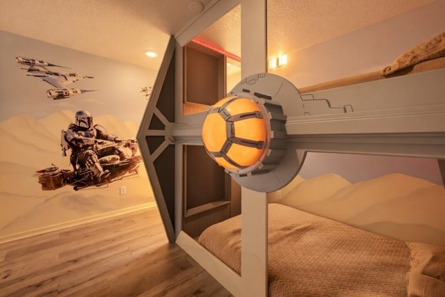 The Playtime Universe, La Isla Galactic Bunk Room Alternate