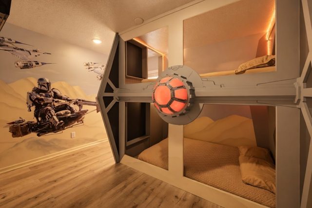 The Playtime Universe, La Isla Galactic Bunk Room